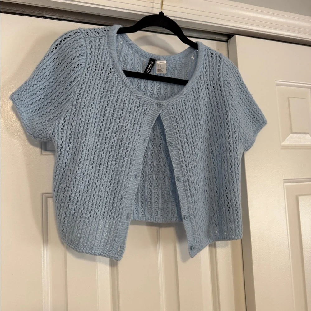 SNOW DAY SALE ❄️ Divided Crochet Cropped Cardigan - Picture 2 of 4